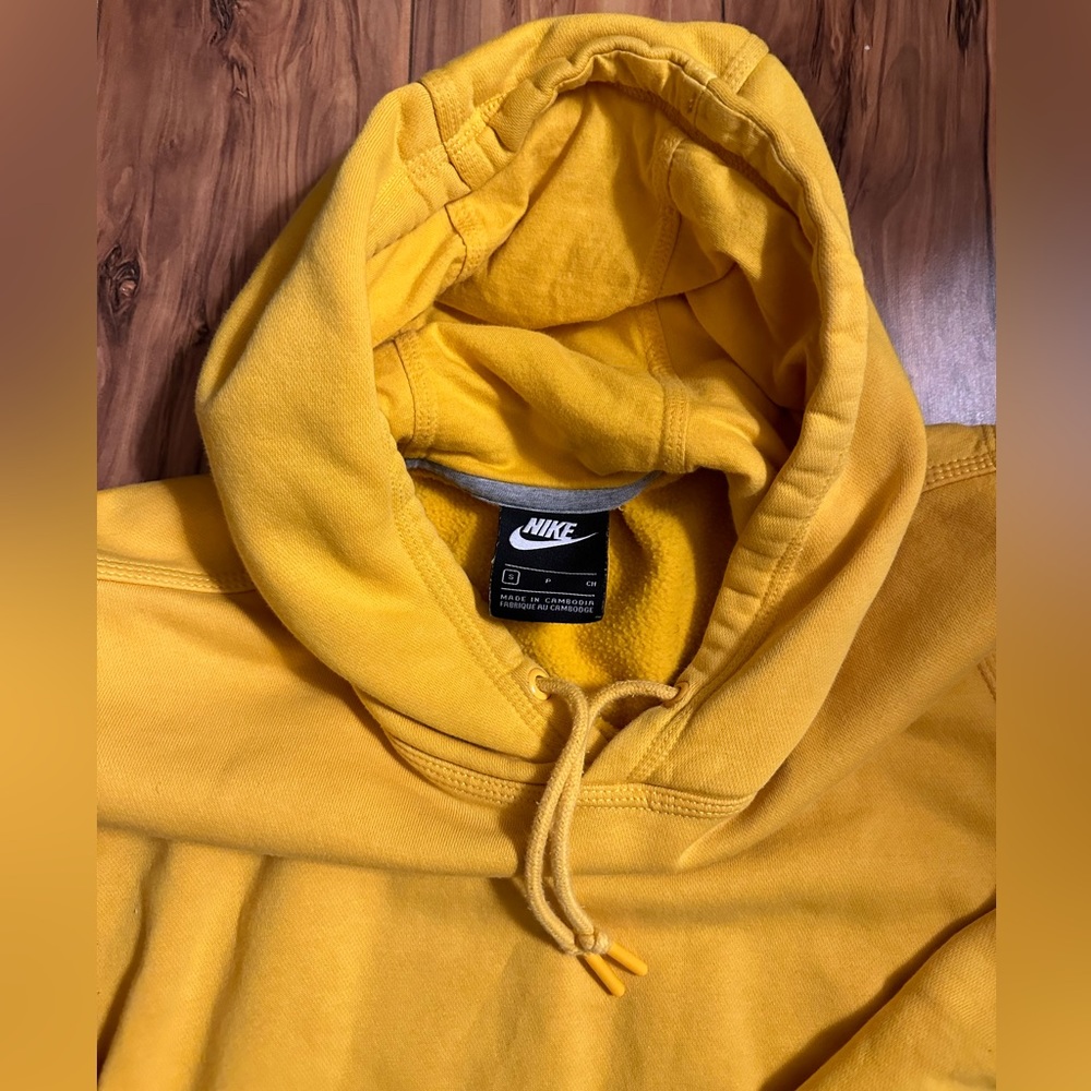 Small Nike Club Fleece - Picture 2 of 3